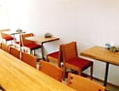 【席数】カウンター9席、2人テーブル3卓の全15席