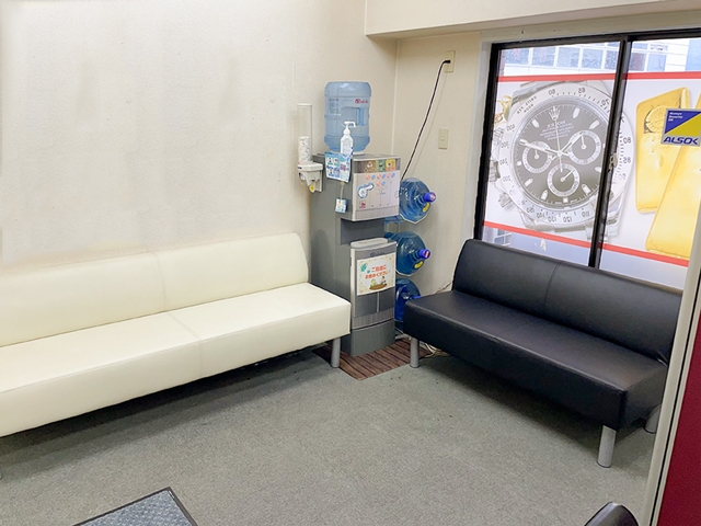 買取専門店おたからや池袋北口店 店内