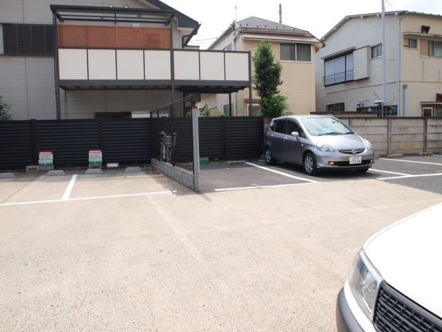 当店のお客様専用パーキングもございますので、こちらもご利用下さいませ