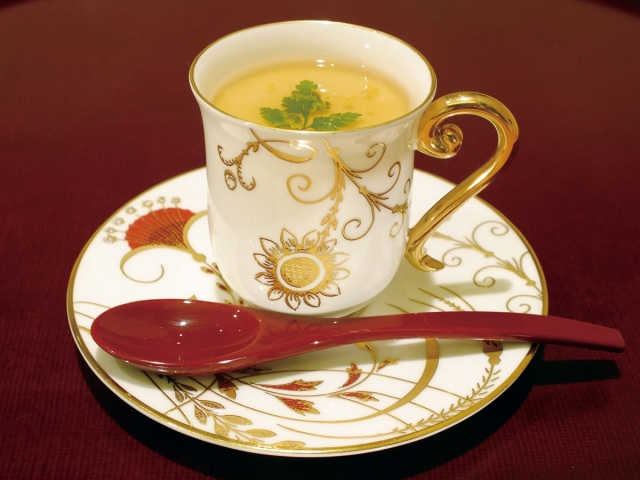 鶏とフランス産チーズの茶碗蒸し(コース内メニューの一例)