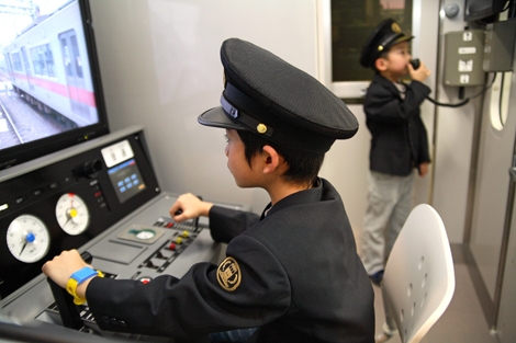 電車：運転士／車掌