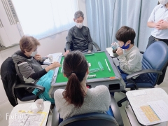 たまに息子も参戦。初心者でも楽しめるのが麻雀のすごいところです！