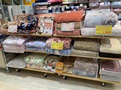 毛布やカバー、タオル等の小物も充実！