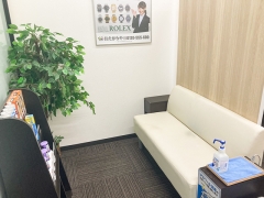 買取専門店おたからや成城学園前駅前店　店内