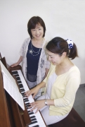 横浜音楽院（午後のピアノ）