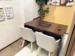 買取専門店おたからや浦和駅西口本店 査定ブース