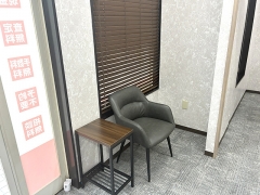 おたからや市原八幡店　待合ブース