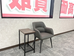 おたからや茨島ショッピングセンター店 待合ブース